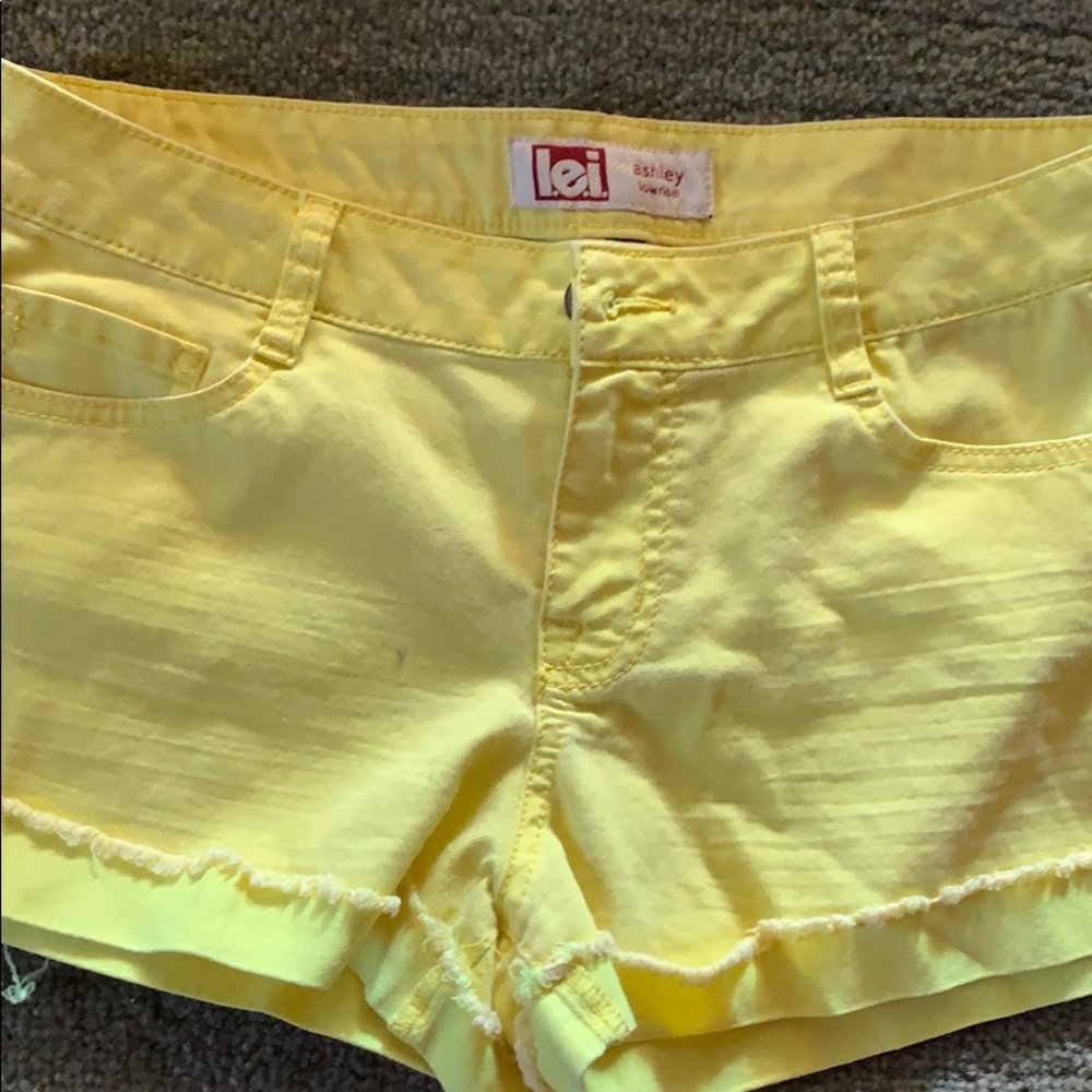 Lei shorts